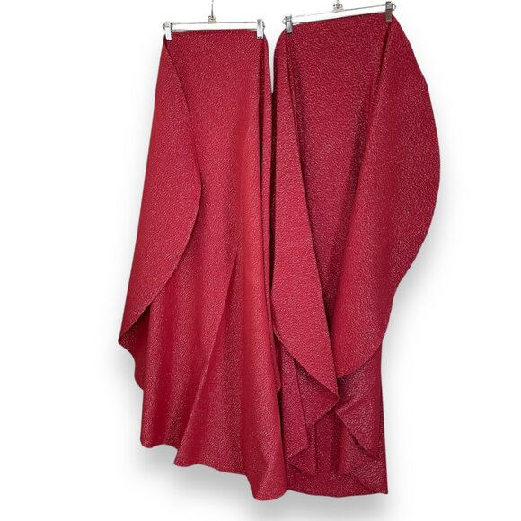 Red Tablecloths Sparkly Christmas Round Set of‎ Two 54" Cloth Layering Holiday - Picture 1 of 8